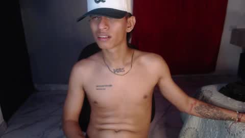 Snapshot of niklaus_wolf chatting on September 22, 6:24 am niklaus_wolf online show from September 22, 6:24 am