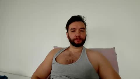 nilko1986 online show from April 2, 5:16 am