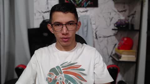 Snapshot of noah_89r chatting on December 8, 7:15 am Sebastian online show from December 8, 7:15 am