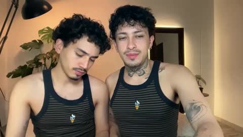 noah_and_steven online show from May 24, 12:49 am