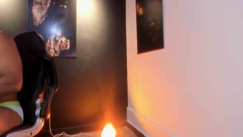 Snapshot of noah_black212 chatting on October 21, 1:03 pm noah_black212 online show from October 21, 1:03 pm