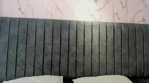 noah_dupont_ online show from December 4, 11:39 am