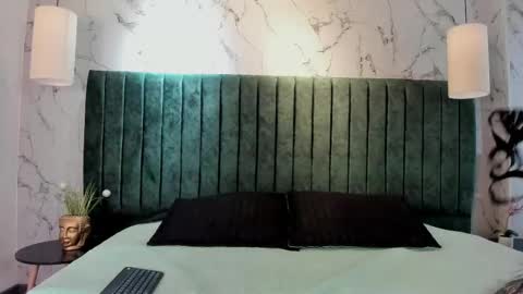 noah_dupont_ online show from October 29, 11:46 am