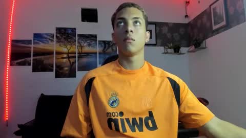 noah_flynn1 online show from March 23, 10:43 am