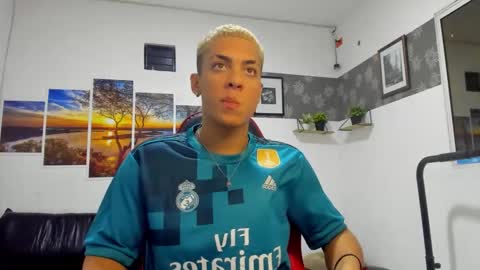 noah_flynn1 online show from November 22, 6:46 am