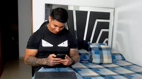 Noah Harris01 online show from March 11, 1:37 am