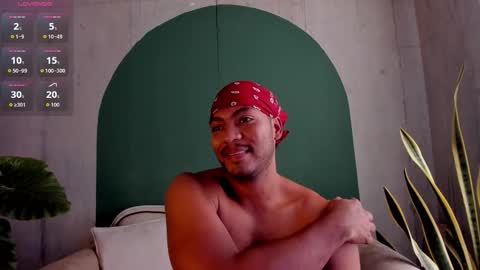 Noah online show from November 30, 3:47 pm