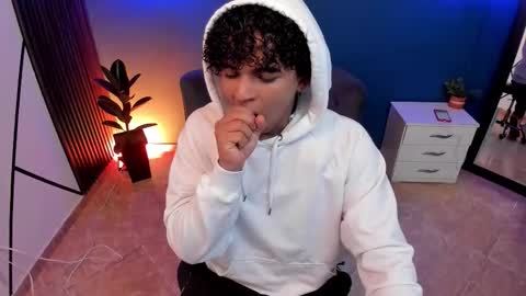 noah_smith04 online show from November 5, 12:18 pm