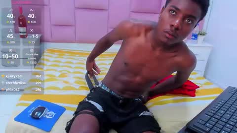 noah online show from November 25, 6:43 pm