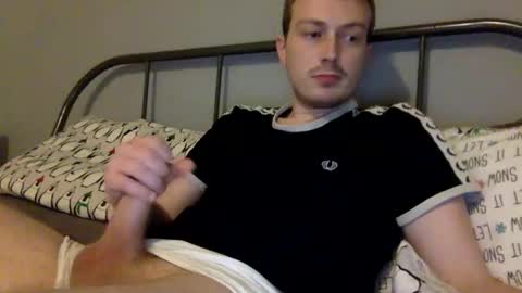 Snapshot of norfolkboy18 chatting on December 7, 6:48 pm Ollie online show from December 7, 6:48 pm