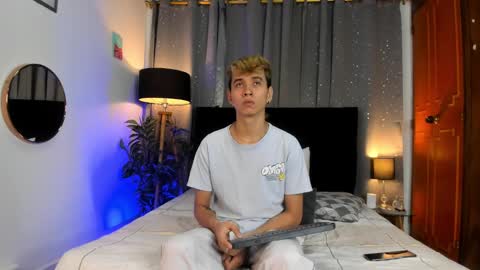 NovayBrian online show from February 20, 4:39 am