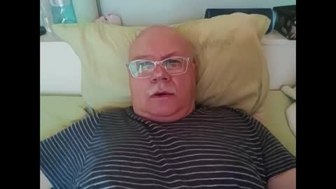 nukiss online show from September 18, 12:18 pm