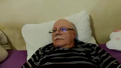 nukiss online show from December 8, 7:54 pm