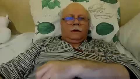 nukiss online show from February 5, 5:32 pm