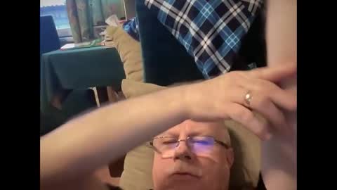 nukiss online show from December 3, 12:27 pm