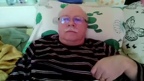 nukiss online show from February 22, 12:29 pm