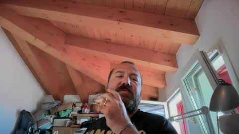 Snapshot of nutelloso79 chatting on October 27, 7:10 am Nutelloso online show from October 27, 7:10 am