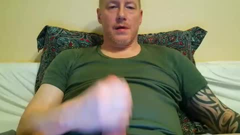 olavdelux online show from November 30, 8:44 pm