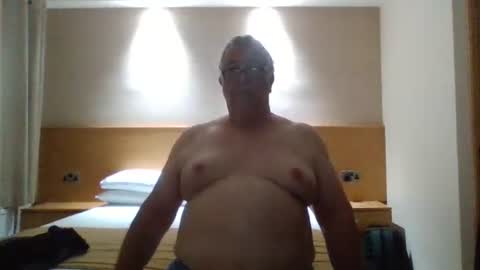 Snapshot of oldcock65uk chatting on October 27, 8:44 pm Fergus online show from October 27, 8:44 pm