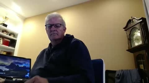 Snapshot of olderandwiser chatting on October 22, 4:32 pm Older and Wiser online show from October 22, 4:32 pm