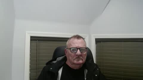 oldguybigd online show from November 15, 2:24 am