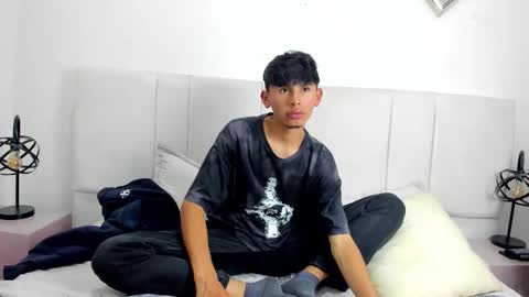 Oliver21zk online show from March 4, 9:55 pm