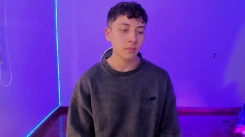 oliveeer online show from December 14, 9:33 pm