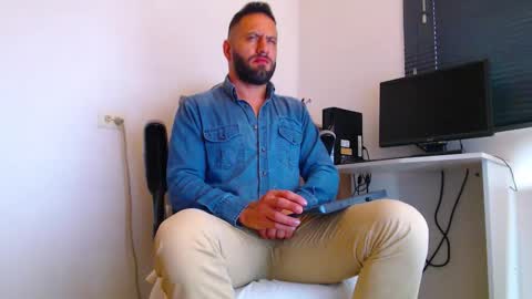 oliver online show from February 12, 4:46 pm