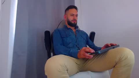 oliver online show from February 16, 9:05 pm