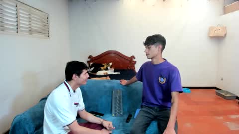 oliverhot2005 online show from February 7, 9:15 pm