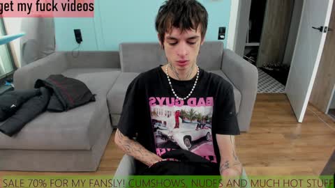 oliverrgroove online show from December 6, 8:37 am