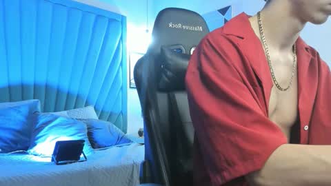 oliverthompson_01 online show from September 23, 6:13 am