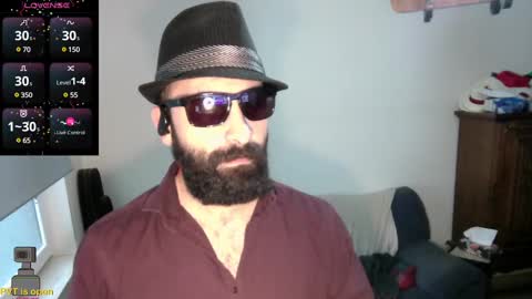 Snapshot of ona_nisme chatting on January 1, 2:20 pm ona nisme online show from January 1, 2:20 pm