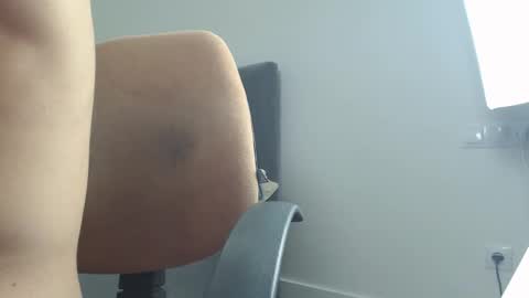 onebestlover online show from March 10, 8:50 am