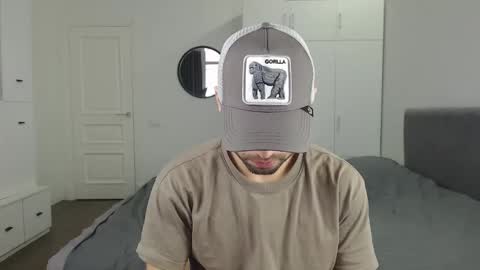 onebestlover online show from February 25, 8:47 am