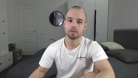 onebestlover online show from January 27, 9:02 am