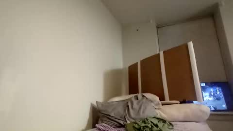 Snapshot of opalockajoe chatting on March 9, 8:40 am TsJojo online show from March 9, 8:40 am