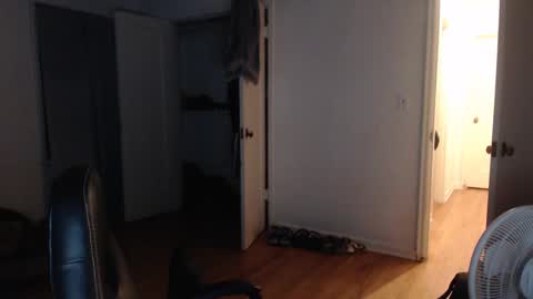 Snapshot of oregon87 chatting on December 31, 2:03 pm The Oregon Lumberjack online show from December 31, 2:03 pm