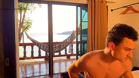 Fansly and Instagram -  online show from December 19, 10:45 am