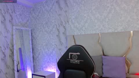 osamu_tay online show from April 2, 3:04 am