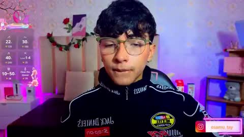 osamu_tay online show from June 5, 3:44 am