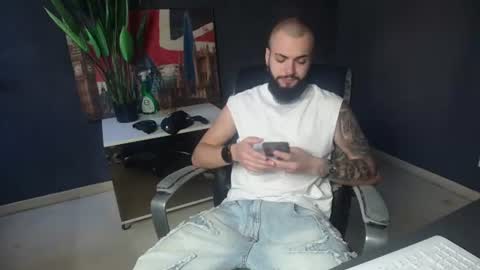 OscarWills online show from June 17, 4:36 am