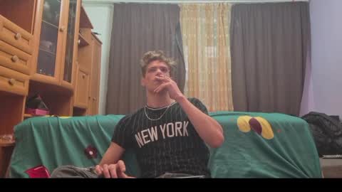 ottis_23 online show from December 6, 6:26 am