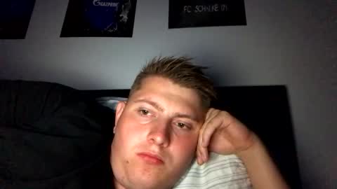 outflayd online show from May 22, 8:25 pm