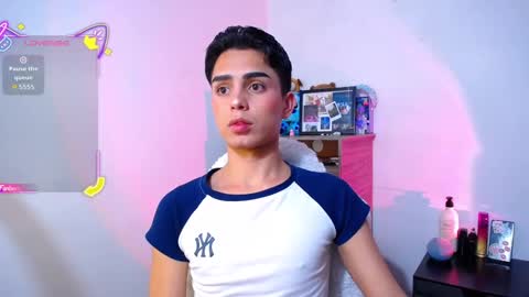 Owen  Independent model  online show from November 22, 5:51 am