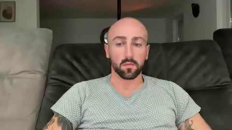 oxlade59 online show from October 31, 10:13 pm