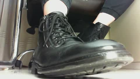 Snapshot of pablomenesssl chatting on February 6, 10:00 pm Pablo Meness online show from February 6, 10:00 pm