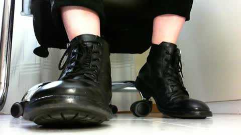 Snapshot of pablomenesssl chatting on February 12, 11:51 am Pablo Meness online show from February 12, 11:51 am