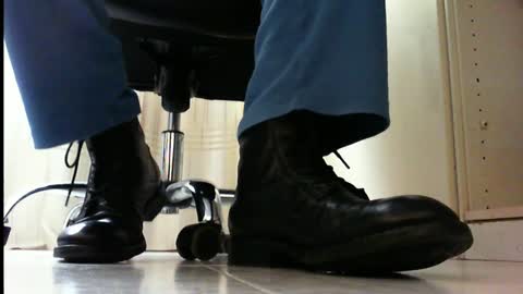 Snapshot of pablomenesssl chatting on March 9, 8:40 am Pablo Meness online show from March 9, 8:40 am