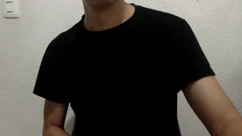 papy_dani33 online show from April 3, 8:55 am